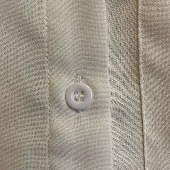 Casual short sleeve button blouse - Picture 3 of 3